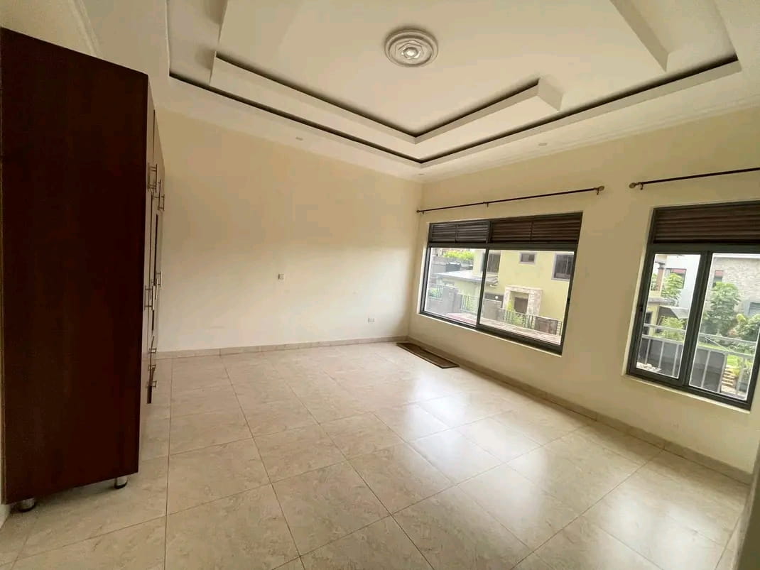 House for sells,location is Kibagabaga-Kimironko-Kigali-Rwanda in African - Image 6