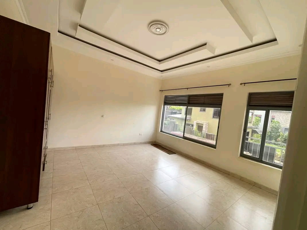 House for sells,location is Kibagabaga-Kimironko-Kigali-Rwanda in African - Image 5