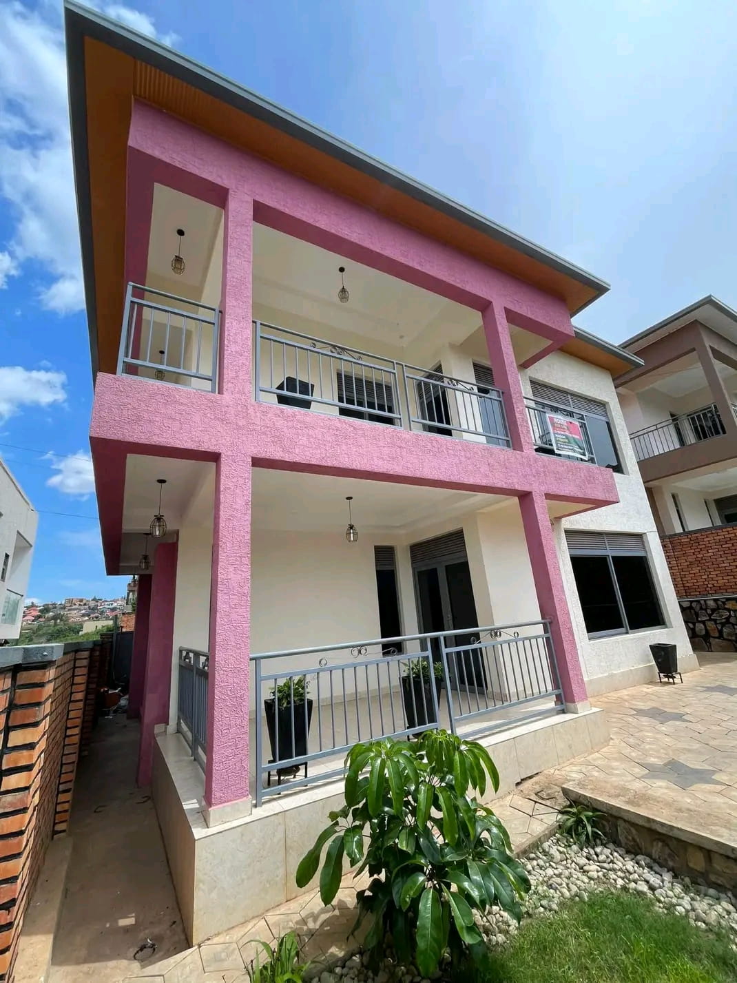 House for sells,location is Kibagabaga-Kimironko-Kigali-Rwanda in African - Image 8